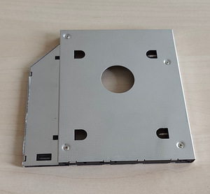 Universaalne HDD/SSD Caddy 12,7 mm SATA - DVD-seadme asemele (4 foto / 4)