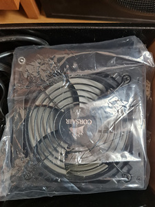 Corsair TX650M (3 фото из 3)