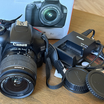 Canon EOS 1100D EF-S 18-55 III комплект, цифровая зеркальная