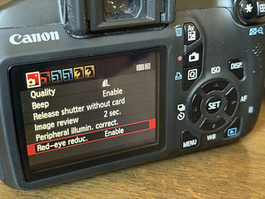 Canon EOS 1100D EF-S 18-55 III komplekt digitaalne peegelkaa (7 foto / 10)