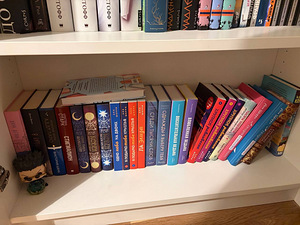 Книги (4 фото из 5)