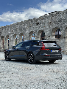 Volvo V60 2019 (4 foto / 14)