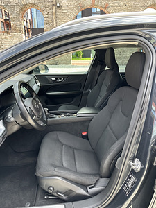 Volvo V60 2019 (8 foto / 14)