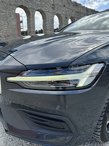 Volvo V60 2019 (13 foto / 14)
