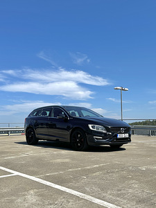 Volvo V60 2014 D6 Plug-In Hybrid (2 foto / 15)
