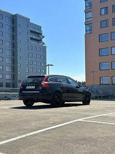 Volvo V60 2014 D6 Plug-In Hybrid (4 foto / 15)