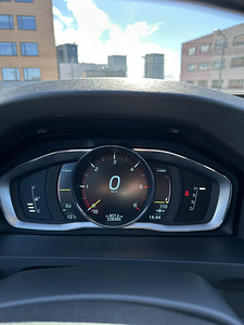 Volvo V60 2014 D6 Plug-In Hybrid (9 foto / 15)