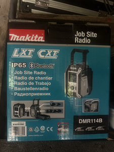 Makita DMR114B (1 foto / 2)