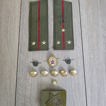 Погоны, пуговицы, пряжка ремня русской армии