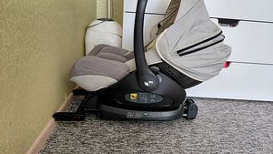Turvahäll Joie + ISOFIX-alus (6 foto / 6)