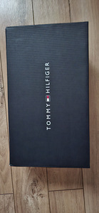 Tommy Hilfiger (6 фото из 6)