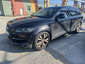 Audi q7 varuosadeks (2 foto / 9)