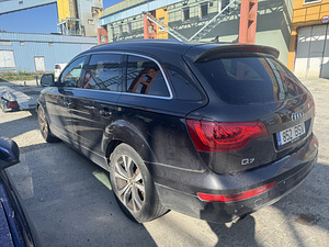Audi q7 varuosadeks (6 foto / 9)