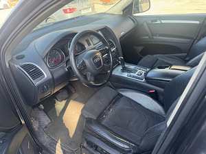 Audi q7 varuosadeks (7 foto / 9)