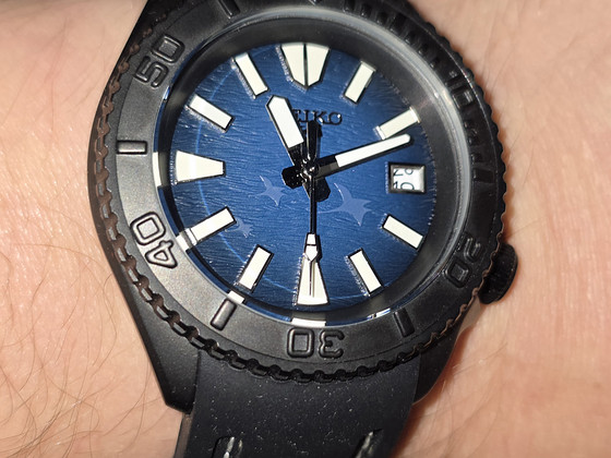Кастомный Seiko Mod NH35A / Синий циферблат Wave / Черный PVD