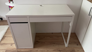 Детский письменный стол Ikea (1 фото из 1)