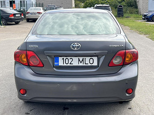 TOYOTA COROLLA (8 foto / 11)