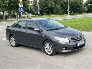 TOYOTA COROLLA (2 foto / 11)