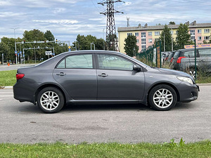 TOYOTA COROLLA (5 foto / 11)