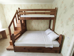 Двухъярусная кровать из массива дерева 160x200 / 80x200 (1 фото из 2)