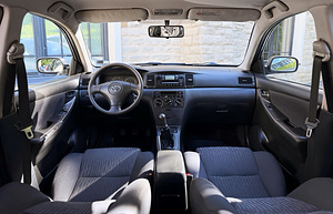 TOYOTA COROLLA / 1 OMANIK / ÜV 08.2027 (10 foto / 15)