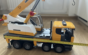 Kraanaga auto LIEBHERR (2 foto / 5)