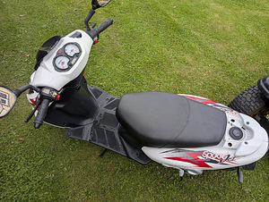 Väikse läbisõiduga Sachs Speedjet 50 roller (4 foto / 8)