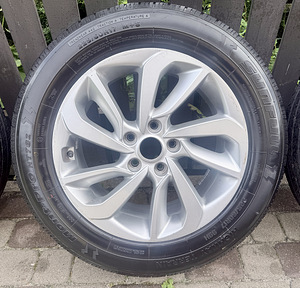 Hyundai Tucson R17 valuveljed koos 225/60R17 M+S (2 foto / 10)