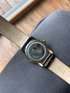 Hugo Boss Meestekäekell roosekuldne, must nahkrihm (4 foto / 5)