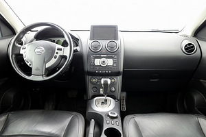 Nissan Qashqai Luxury 4x4 ATM 2.0 104kW (5 фото из 7)