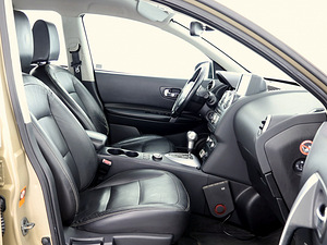 Nissan Qashqai Luxury 4x4 ATM 2.0 104kW (6 фото из 7)