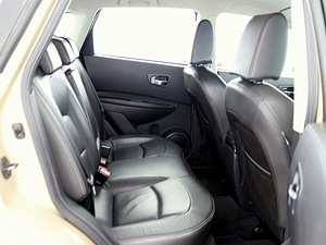 Nissan Qashqai Luxury 4x4 ATM 2.0 104kW (7 фото из 7)