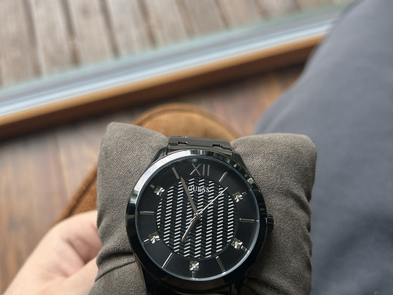 Мужские наручные часы GUESS чёрные/gunmetal, с кристаллами