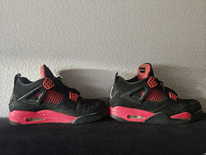 Jordan 4 (5 фото из 8)