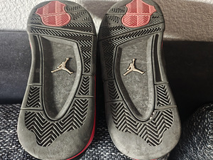 Jordan 4 (8 фото из 8)
