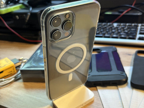 iPhone 12 Pro Max ja aksessuaarid