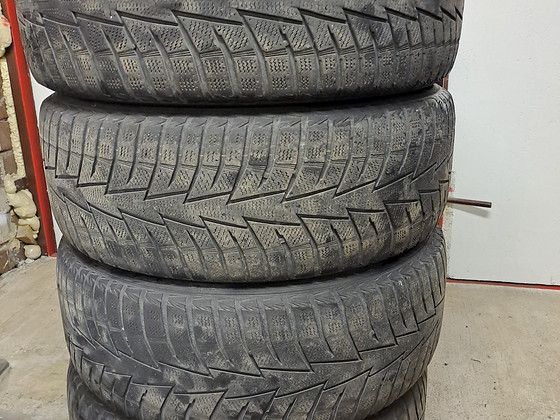 Hankook winter i*cept x.235/55/R18