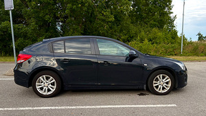 Chevrolet Cruze 1.6 (4 foto / 7)