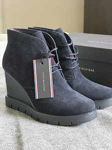 Tommy Hilfiger saapad, suurus 39, uued (1 foto / 3)