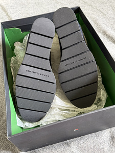 Tommy Hilfiger saapad, suurus 39, uued (2 foto / 3)