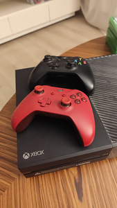 Xbox One 500GB (2 фото из 4)