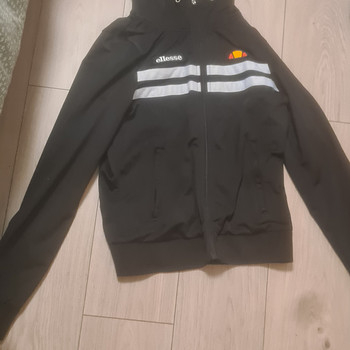 Must dressipluus ellesse