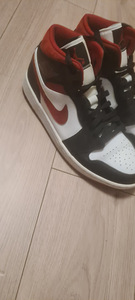 Air Jordan 1 Mid (1 фото из 3)