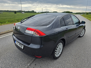 Renault Laguna 2.0 103 кВт 2009 г. Пробег 169 700 км (5 фото из 14)