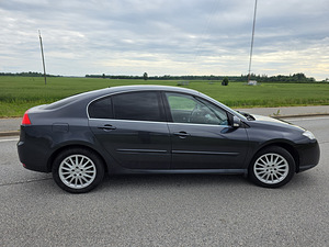 Renault Laguna 2.0 103 кВт 2009 г. Пробег 169 700 км (6 фото из 14)