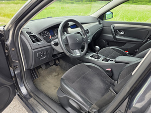 Renault Laguna 2.0 103 кВт 2009 г. Пробег 169 700 км (12 фото из 14)