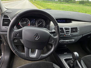Renault Laguna 2.0 103 кВт 2009 г. Пробег 169 700 км (13 фото из 14)