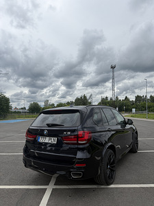 BMW X5 (6 фото из 12)