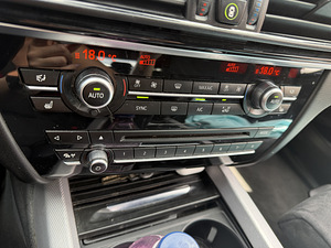 BMW X5 (7 фото из 12)