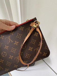 Louis Vuitton Neverfull MM (4 фото из 8)